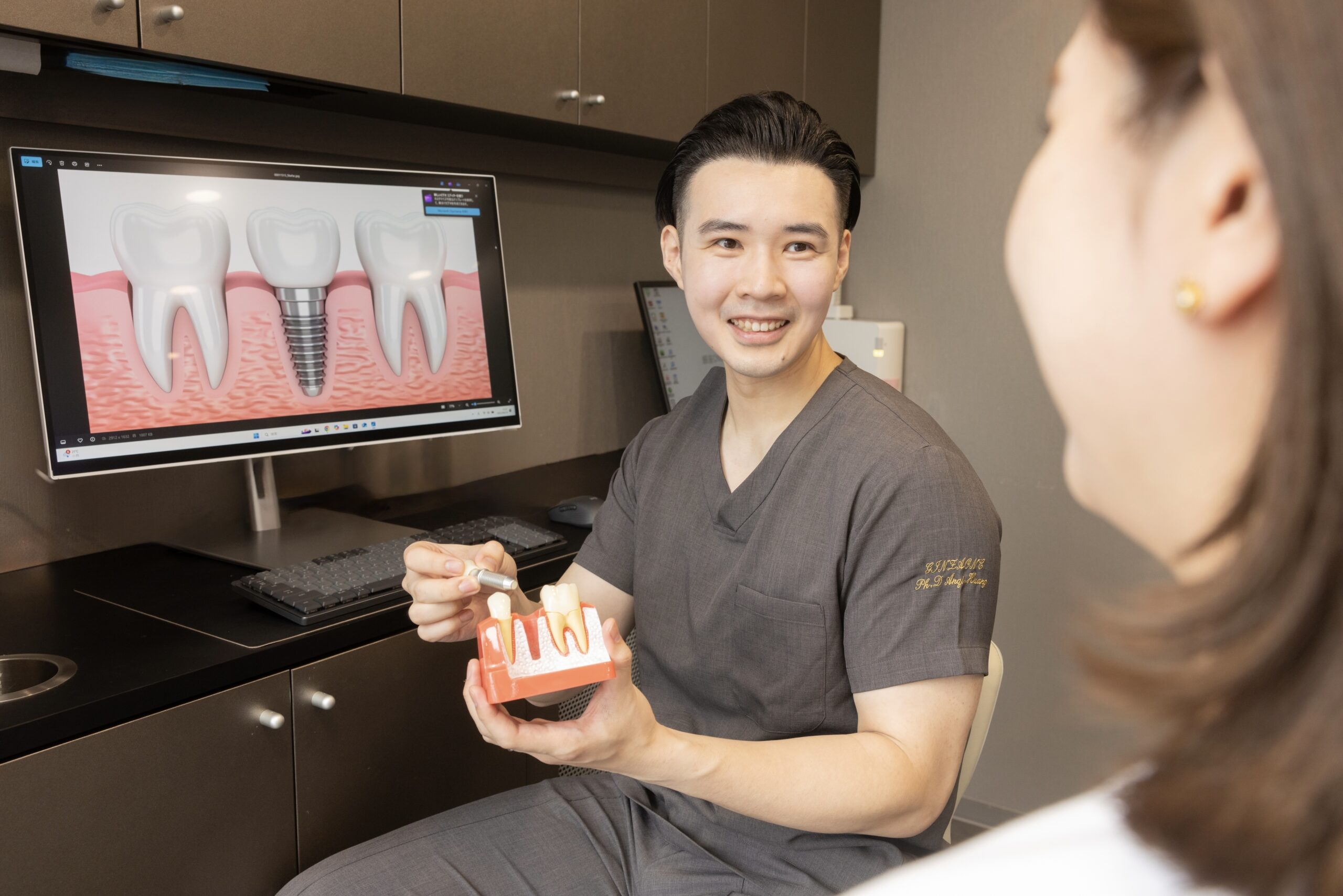 Which Treatment Should You Choose After Losing a Tooth?